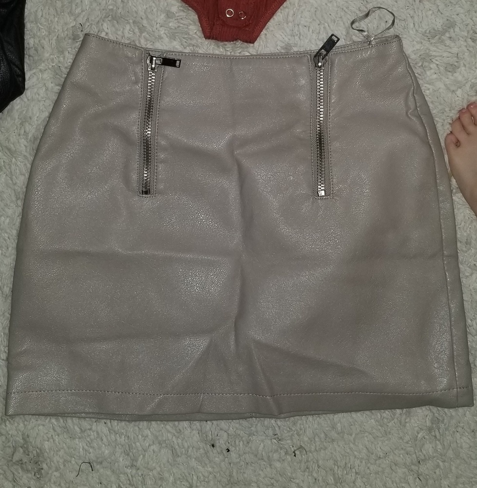 Forever 21 Grey Zipper Skirt